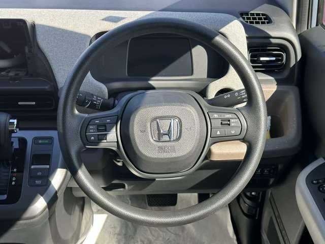 ホンダ フリード　ハイブリッド １．５ Ｅ：ＨＥＶ エアー R6年 (東海) 99