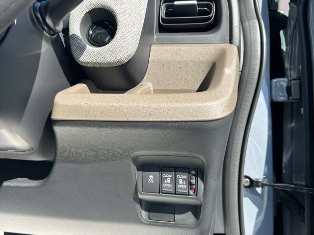 ホンダ フリード　ハイブリッド １．５ Ｅ：ＨＥＶ エアー R6年 (東海) 99