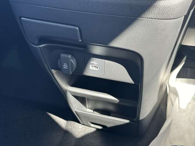 ホンダ フリード　ハイブリッド １．５ Ｅ：ＨＥＶ エアー R6年 (東海) 99