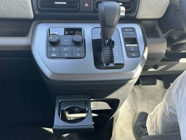 ホンダ フリード　ハイブリッド １．５ Ｅ：ＨＥＶ エアー R6年 (東海) 99