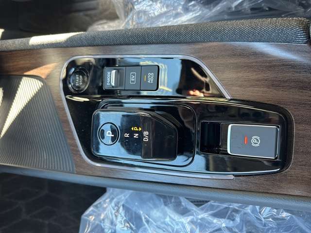 日産 ノートオーラ １．２ Ｇ レザーエディション R5年 (東海) 99