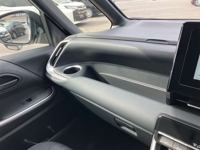 トヨタ ヴォクシー １．８ ハイブリッド Ｓ－Ｇ R6年 (東海) 99