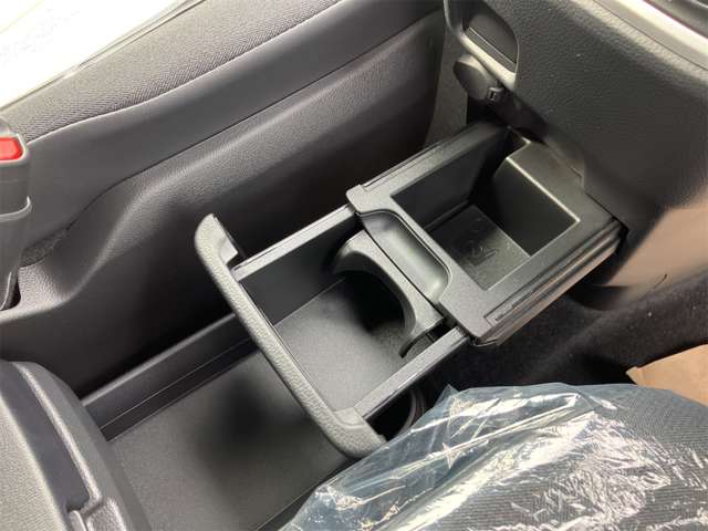 トヨタ ヴォクシー １．８ ハイブリッド Ｓ－Ｇ R6年 (東海) 99