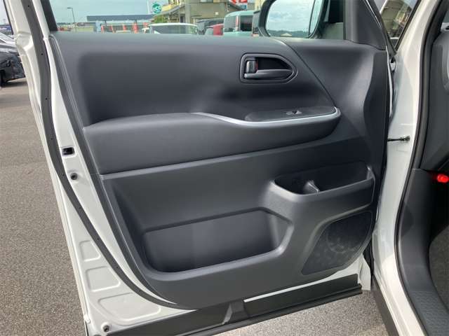 トヨタ ヴォクシー １．８ ハイブリッド Ｓ－Ｇ R6年 (東海) 99