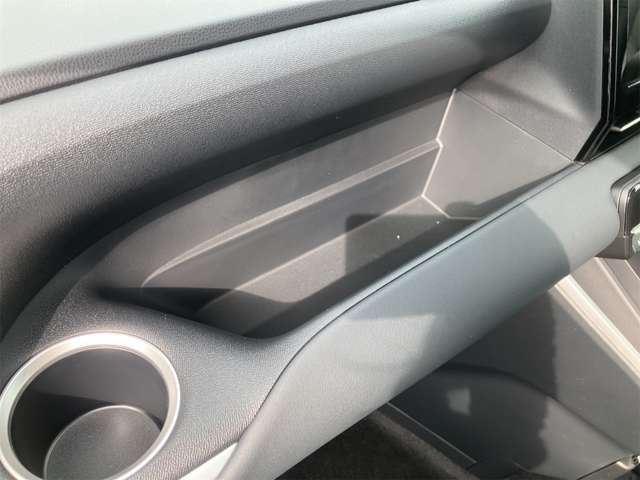 トヨタ ヴォクシー １．８ ハイブリッド Ｓ－Ｇ R6年 (東海) 99