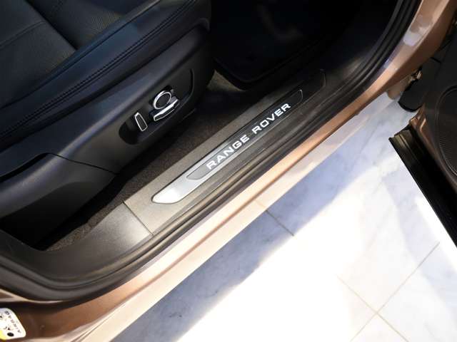 ランドローバー レンジローバーイヴォーク オートバイオグラフィ ２．０Ｌ Ｐ２５０ ４ＷＤ R6年 (関東) 99