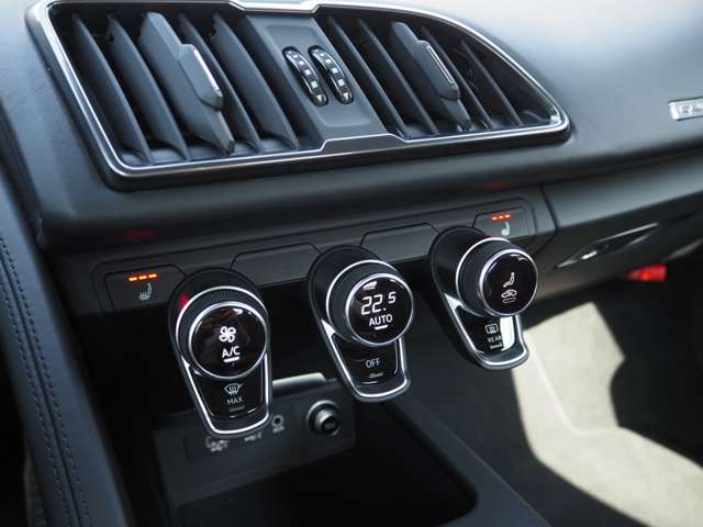 アウディ Ｒ８　スパイダー Ｖ１０ ５．２ ＦＳＩ クワトロ ４ＷＤ H30年 (近畿) 99