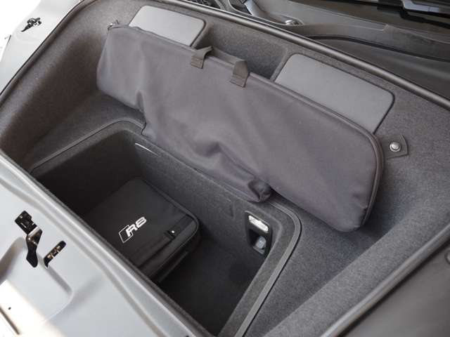 アウディ Ｒ８　スパイダー Ｖ１０ ５．２ ＦＳＩ クワトロ ４ＷＤ H30年 (近畿) 99