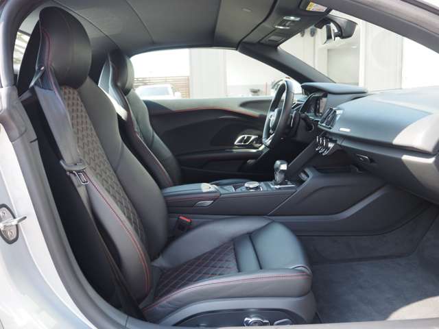 アウディ Ｒ８　スパイダー Ｖ１０ ５．２ ＦＳＩ クワトロ ４ＷＤ H30年 (近畿) 99