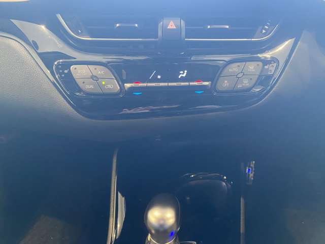 トヨタ Ｃ−ＨＲ ハイブリッド １．８ Ｇ R2年 (九州・沖縄) 99