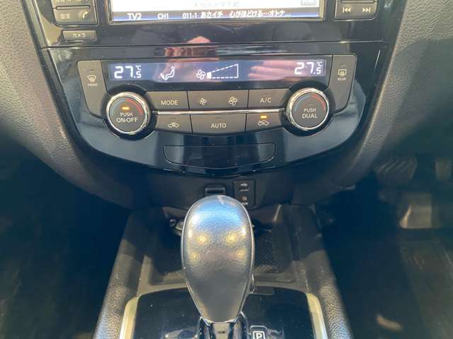 日産 エクストレイル ２．０ ２０Ｘ ブラック エクストリーマーＸ エマージェンシーブレーキ パッケージ ３列車 ４ＷＤ H27年 (九州・沖縄) 99