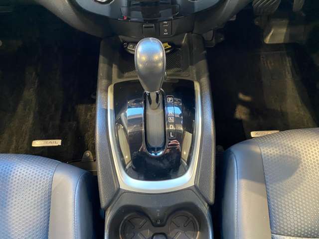 日産 エクストレイル ２．０ ２０Ｘ ブラック エクストリーマーＸ エマージェンシーブレーキ パッケージ ３列車 ４ＷＤ H27年 (九州・沖縄) 99