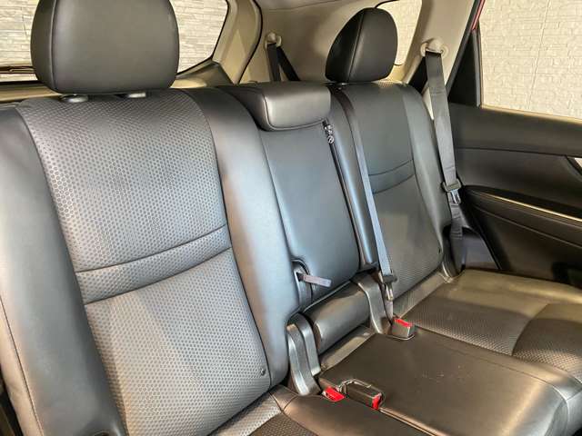 日産 エクストレイル ２．０ ２０Ｘ ブラック エクストリーマーＸ エマージェンシーブレーキ パッケージ ３列車 ４ＷＤ H27年 (九州・沖縄) 99