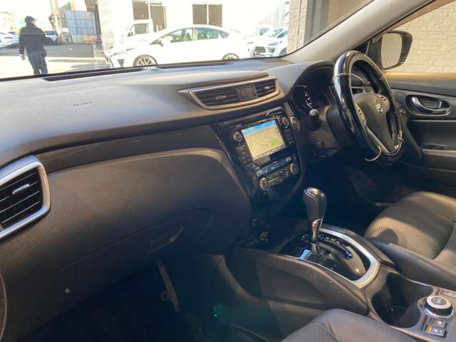 日産 エクストレイル ２．０ ２０Ｘ ブラック エクストリーマーＸ エマージェンシーブレーキ パッケージ ３列車 ４ＷＤ H27年 (九州・沖縄) 99