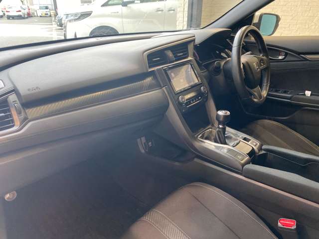 ホンダ シビック １．５ H30年 (九州・沖縄) 99