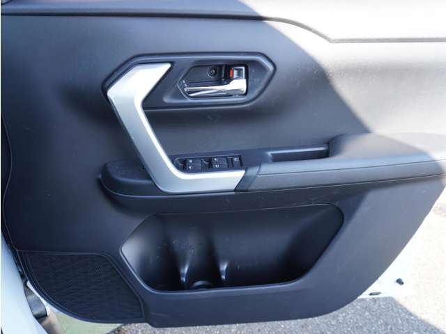 ダイハツ ロッキー １．０ プレミアム R3年 (九州・沖縄) 99