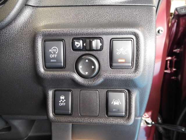 日産 ノート １．２ Ｘ Ｖセレクション プラスセーフティＩＩ H28年 (九州・沖縄) 99