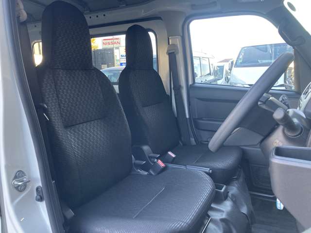 ダイハツ ハイゼットカーゴ ６６０ デラックス ４ＷＤ R6年 (東北) 99