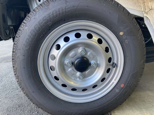 ダイハツ ハイゼットカーゴ ６６０ デラックス ４ＷＤ R6年 (東北) 99