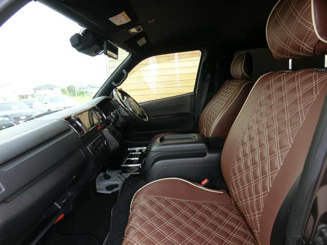 トヨタ ハイエースバン ２．８ スーパーＧＬ ５０ＴＨ アニバーサリー リミテッド ロングボディ ディーゼルターボ R1年 (中国) 99