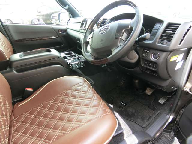 トヨタ ハイエースバン ２．８ スーパーＧＬ ５０ＴＨ アニバーサリー リミテッド ロングボディ ディーゼルターボ R1年 (中国) 99