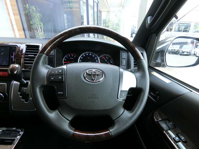 トヨタ ハイエースバン ２．８ スーパーＧＬ ５０ＴＨ アニバーサリー リミテッド ロングボディ ディーゼルターボ R1年 (中国) 99