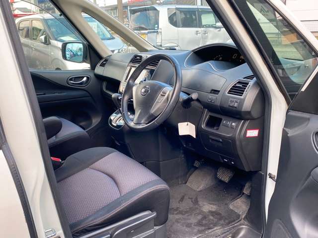 日産 セレナ ２．０ ハイウェイスター Ｓ－ＨＹＢＲＩＤ Ｖセレクション H25年 (九州・沖縄) 99