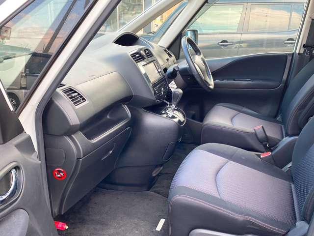 日産 セレナ ２．０ ハイウェイスター Ｓ－ＨＹＢＲＩＤ Ｖセレクション H25年 (九州・沖縄) 99