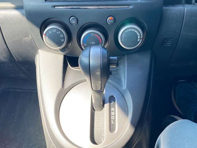 マツダ デミオ １．３ １３ スカイアクティブ H26年 (九州・沖縄) 99