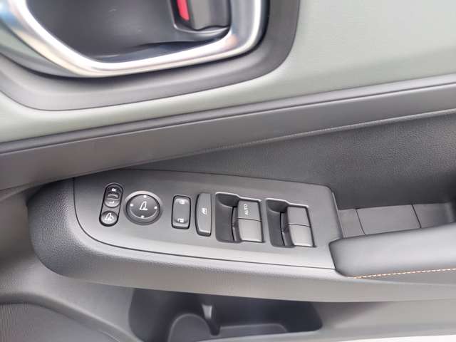 ホンダ ヴェゼル １．５ Ｅ：ＨＥＶ Ｘ ハントパッケージ R7年 (九州・沖縄) 99