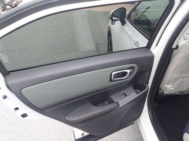 ホンダ ヴェゼル １．５ Ｅ：ＨＥＶ Ｘ ハントパッケージ R7年 (九州・沖縄) 99