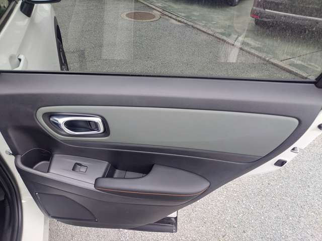 ホンダ ヴェゼル １．５ Ｅ：ＨＥＶ Ｘ ハントパッケージ R7年 (九州・沖縄) 99