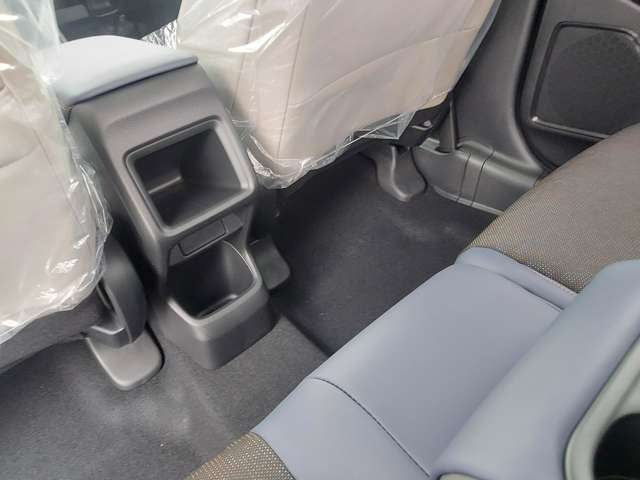 ホンダ ヴェゼル １．５ Ｅ：ＨＥＶ Ｘ ハントパッケージ R7年 (九州・沖縄) 99