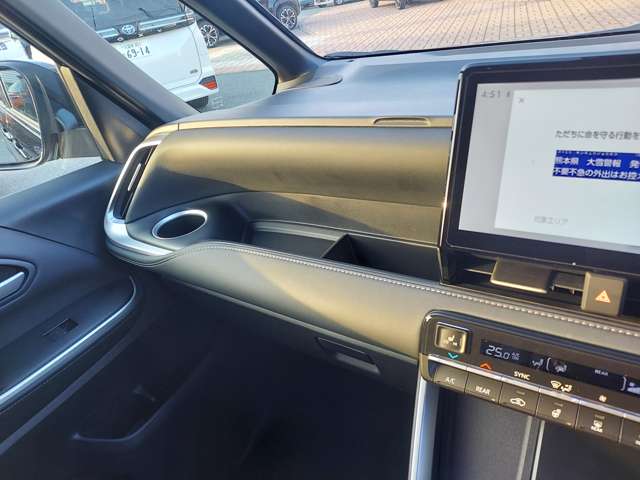 トヨタ ノア １．８ ハイブリッド Ｓ－Ｚ R7年 (九州・沖縄) 99