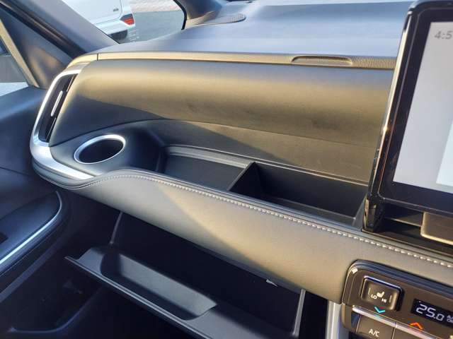 トヨタ ノア １．８ ハイブリッド Ｓ－Ｚ R7年 (九州・沖縄) 99