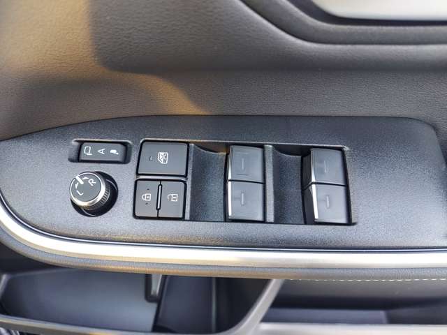 トヨタ ノア １．８ ハイブリッド Ｓ－Ｚ R7年 (九州・沖縄) 99