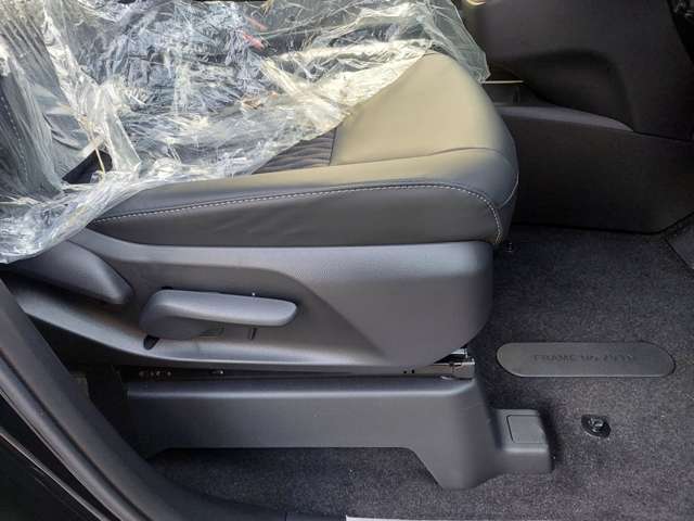 トヨタ ノア １．８ ハイブリッド Ｓ－Ｚ R7年 (九州・沖縄) 99