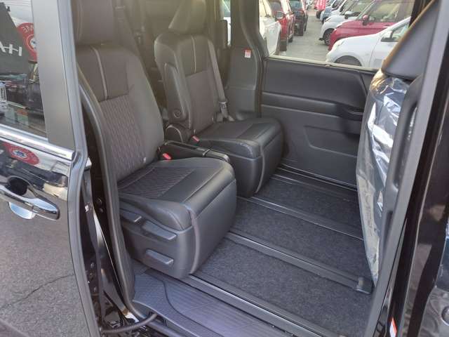 トヨタ ノア １．８ ハイブリッド Ｓ－Ｚ R7年 (九州・沖縄) 99