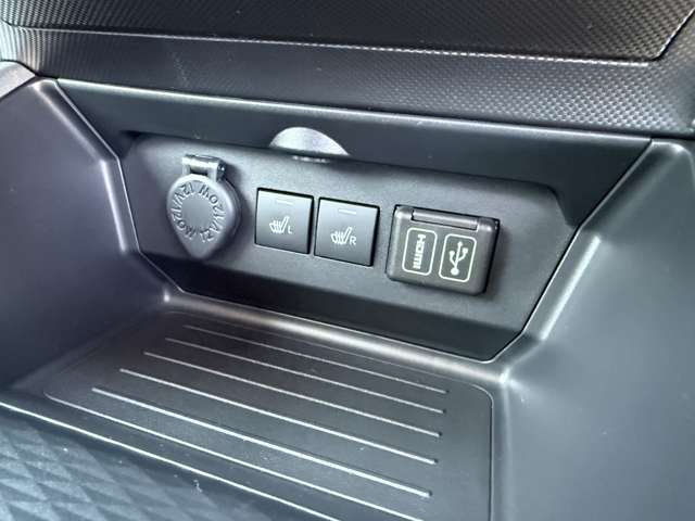 トヨタ ライズ　ハイブリッド ハイブリッド １．２ Ｚ R7年 (九州・沖縄) 99