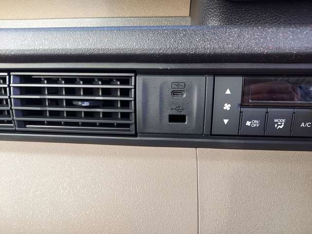 ホンダ Ｎ　ＢＯＸ ジョイ ６６０ ２トーン R6年 (九州・沖縄) 99