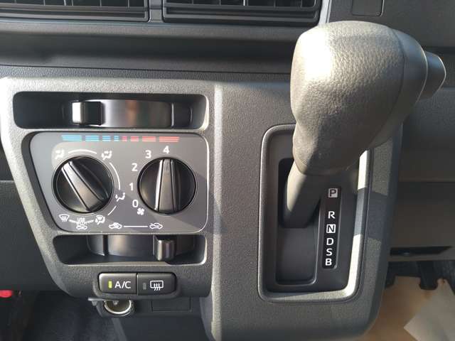 ダイハツ ハイゼットカーゴ ６６０ デラックス R6年 (九州・沖縄) 99