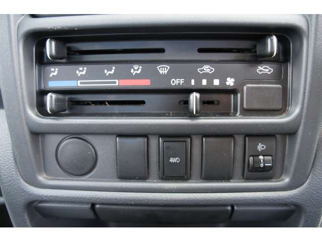 日産 ＮＴ１００クリッパー ６６０ ＳＤ ４ＷＤ H28年 (東北) 99