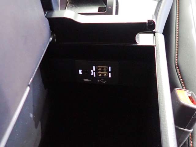 レクサス ＵＸ２５０ｈ ２５０Ｈ Ｆスポーツ ４ＷＤ R2年 (関東) 99