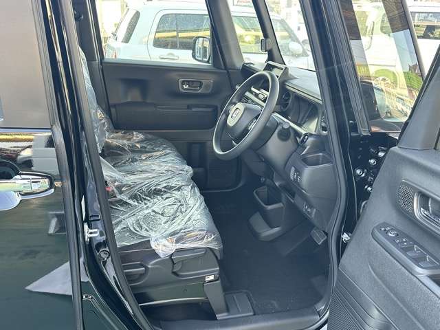 ホンダ Ｎ　ＢＯＸ カスタム ６６０ R7年 (東海) 99