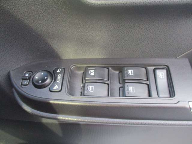 ダイハツ タント ６６０ カスタム ＲＳ ＥＣＯＩＤＬＥ非装着車 R5年 (中国) 99