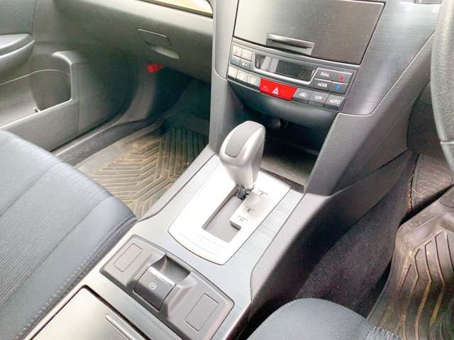 スバル レガシィツーリングワゴン ２．５ Ｉ アイサイト ４ＷＤ H25年 (九州・沖縄) 99