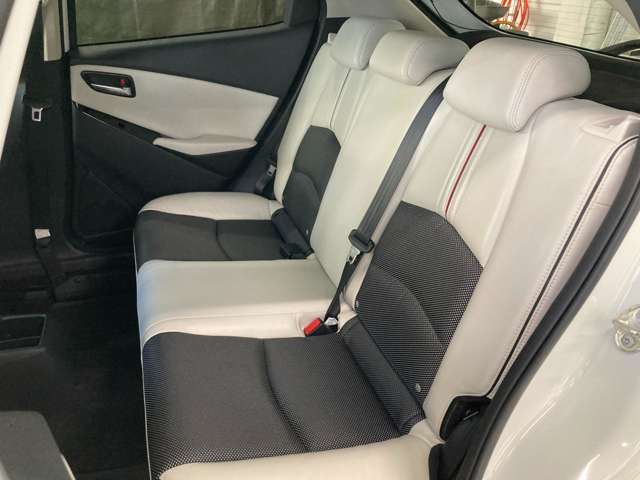 マツダ デミオ １．５ ＸＤ ツーリング Ｌパッケージ ディーゼルターボ ４ＷＤ H29年 (北海道) 99