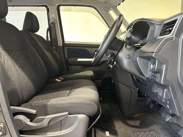 トヨタ ルーミー １．０ カスタム Ｇ－Ｔ R1年 (近畿) 99