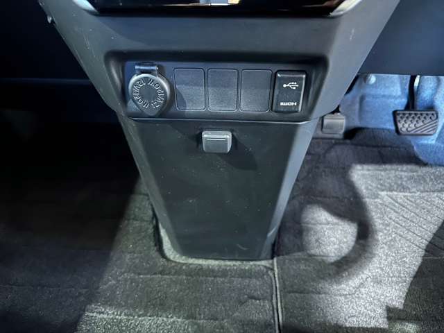 トヨタ ルーミー １．０ カスタム Ｇ－Ｔ R1年 (近畿) 99