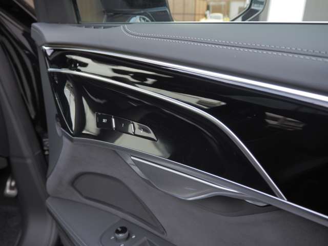 アウディ Ａ８ ５５ ＴＦＳＩ クワトロ ４ＷＤ R5年 (近畿) 99